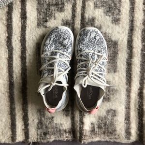 Adidas Women’s Size 6 ☆